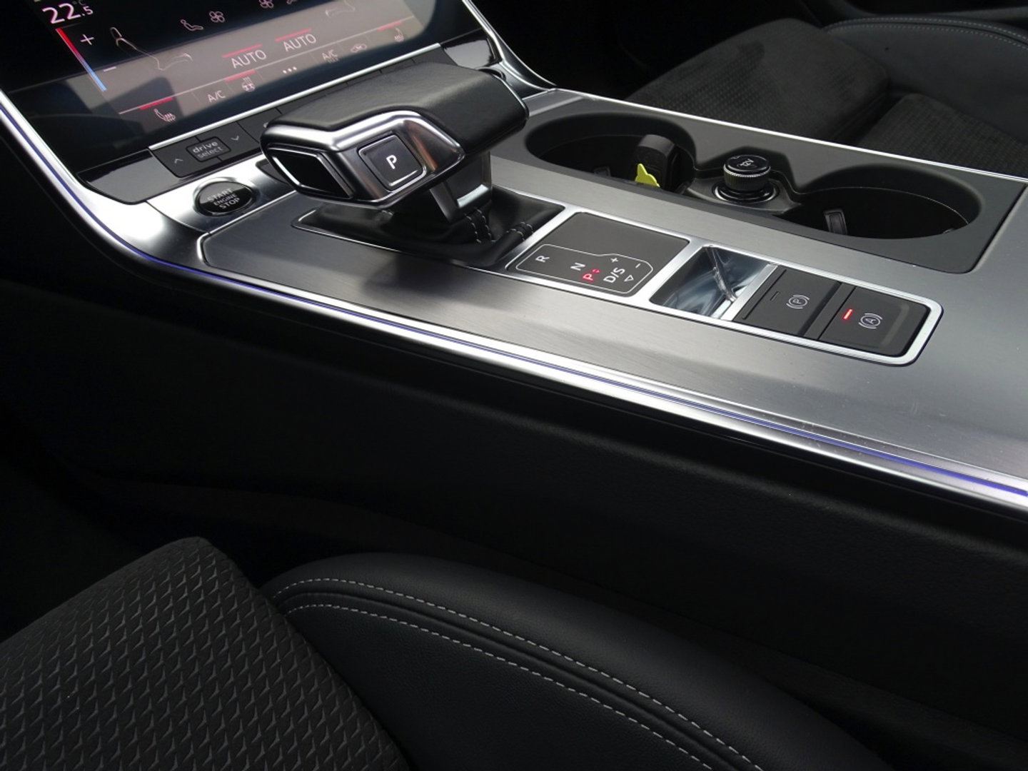 Audi A6 Avant 55 TFSI e 367PK Quattro / S6 Edition / Competition / LED