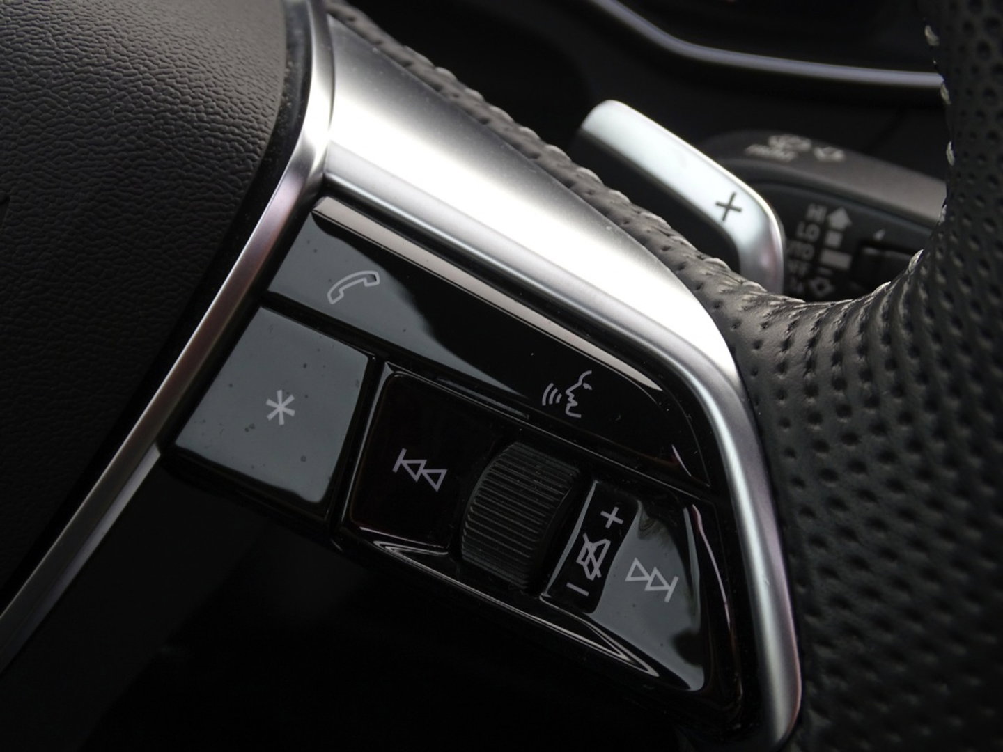 Audi A6 Avant 55 TFSI e 367PK Quattro / S6 Edition / Competition / LED