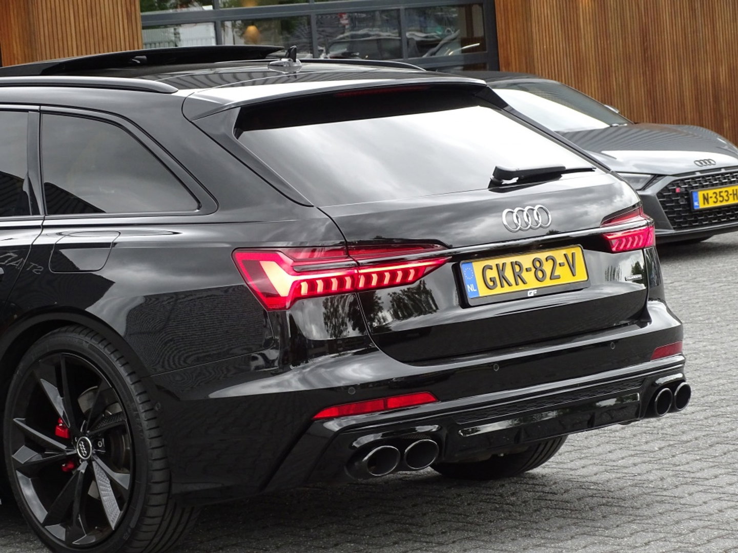 Audi A6 Avant 55 TFSI e 367PK Quattro / S6 Edition / Competition / LED