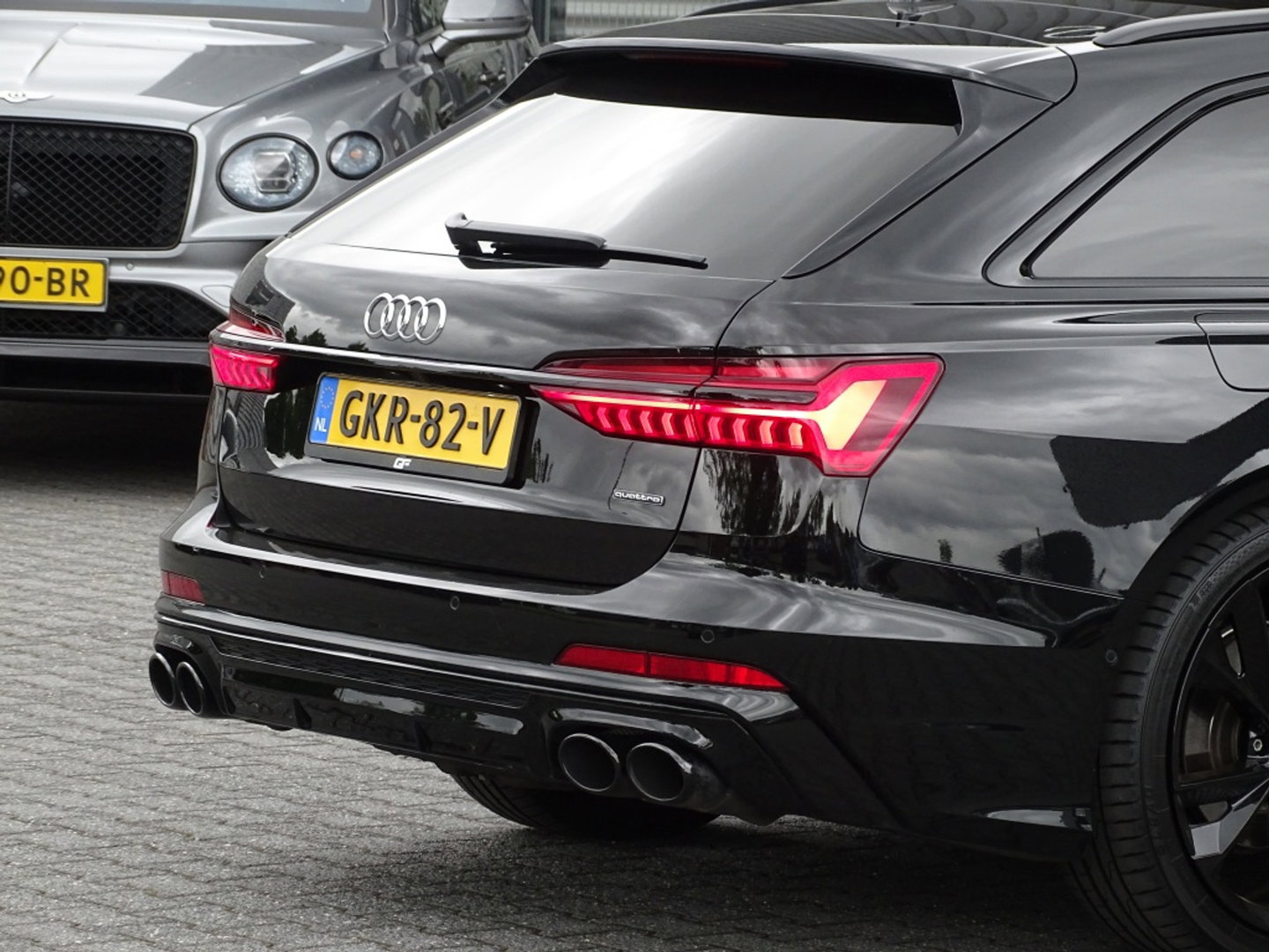 Audi A6 Avant 55 TFSI e 367PK Quattro / S6 Edition / Competition / LED