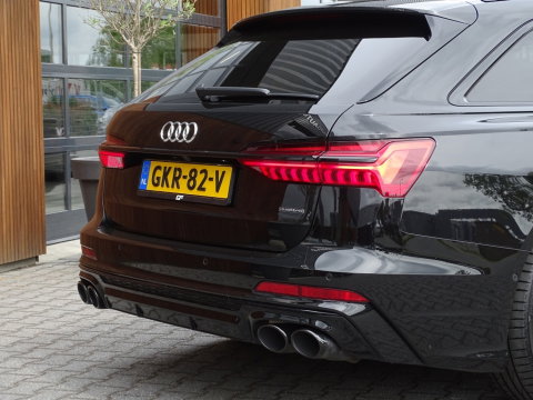 Audi A6 Avant 55 TFSI e 367PK Quattro / S6 Edition / Competition / LED