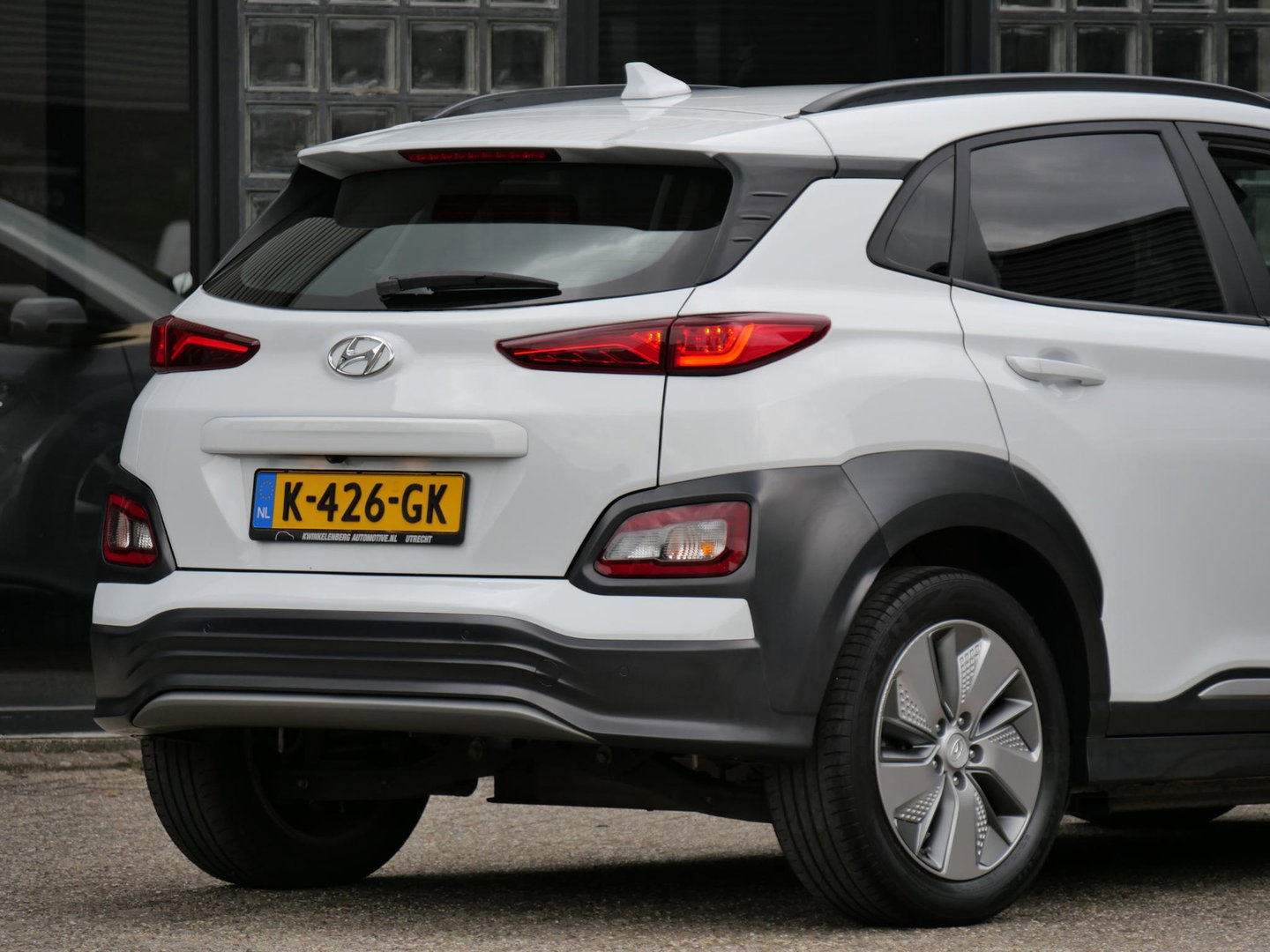 Hyundai KONA EV 64kWh PREMIUM/ LEER/ ELEKT. STOELEN/ WARMTEPOMP / SOH 100%