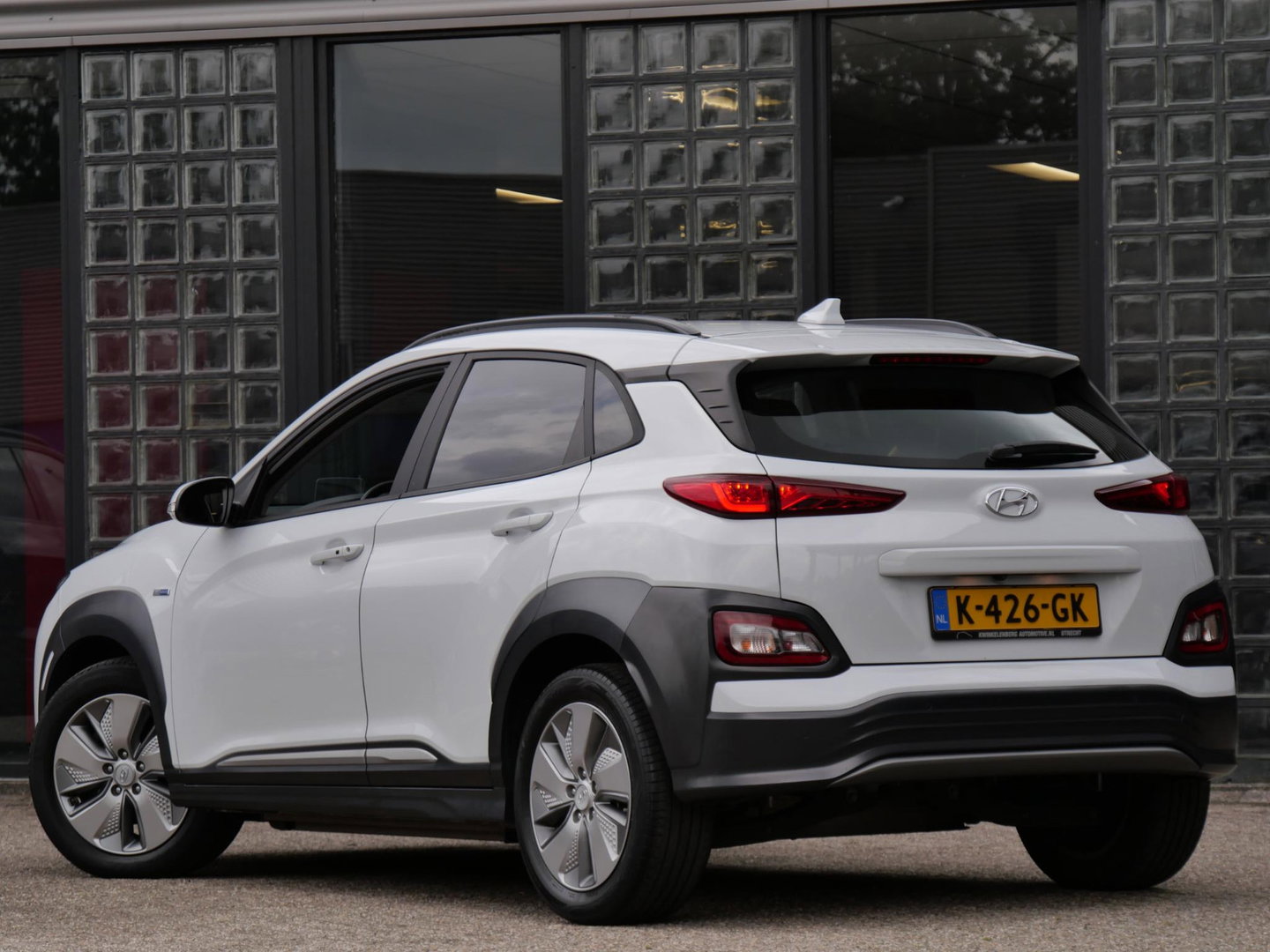 Hyundai KONA EV 64kWh PREMIUM/ LEER/ ELEKT. STOELEN/ WARMTEPOMP / SOH 100%