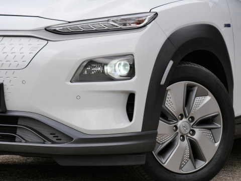 Hyundai KONA EV 64kWh PREMIUM/ LEER/ ELEKT. STOELEN/ WARMTEPOMP / SOH 100%