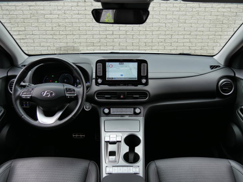 Hyundai KONA EV 64kWh PREMIUM/ LEER/ ELEKT. STOELEN/ WARMTEPOMP / SOH 100%