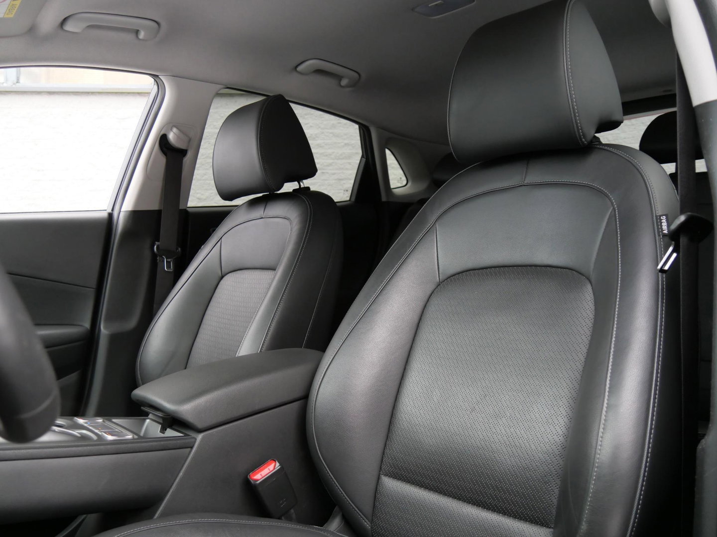 Hyundai KONA EV 64kWh PREMIUM/ LEER/ ELEKT. STOELEN/ WARMTEPOMP / SOH 100%