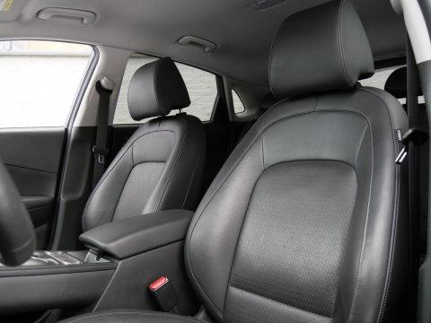 Hyundai KONA EV 64kWh PREMIUM/ LEER/ ELEKT. STOELEN/ WARMTEPOMP / SOH 100%