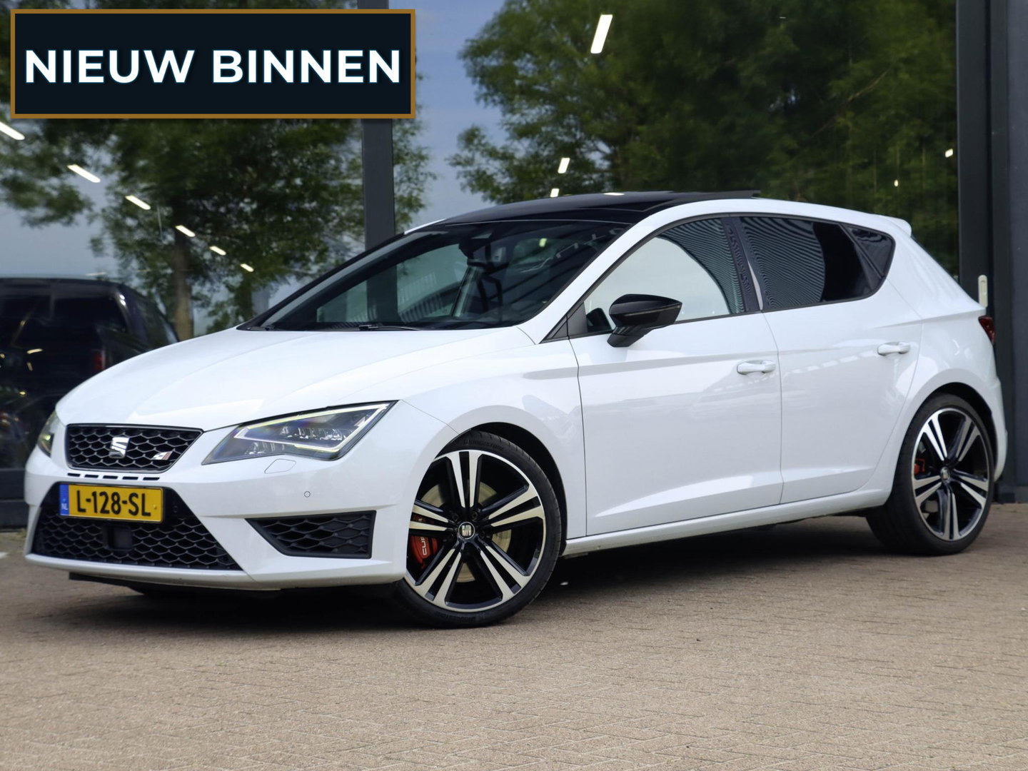 SEAT Leon ST 2.0 TSI Cupra 280 DSG Pano Camera Leder DCC Sportuitlaat ACC Maxton Carplay