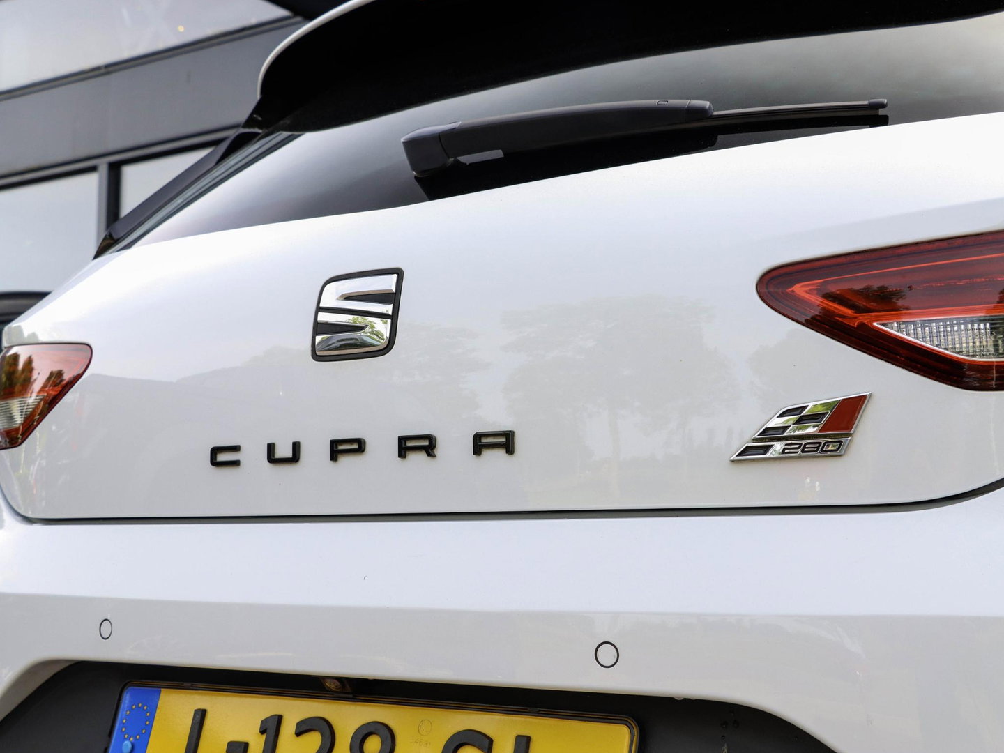 SEAT Leon ST 2.0 TSI Cupra 280 DSG Pano Camera Leder DCC Sportuitlaat ACC Maxton Carplay