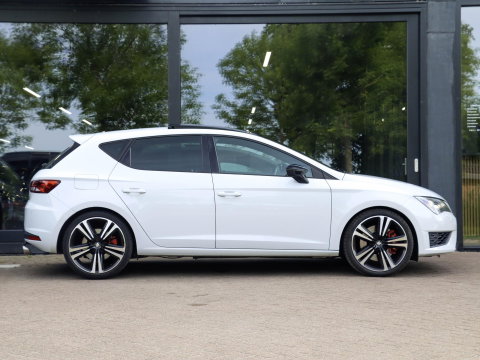 SEAT Leon ST 2.0 TSI Cupra 280 DSG Pano Camera Leder DCC Sportuitlaat ACC Maxton Carplay