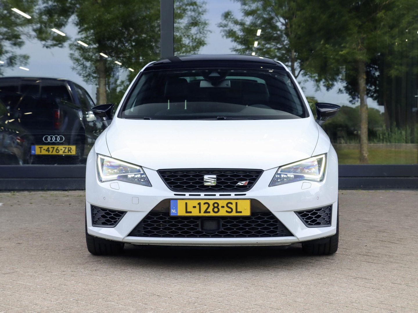 SEAT Leon ST 2.0 TSI Cupra 280 DSG Pano Camera Leder DCC Sportuitlaat ACC Maxton Carplay