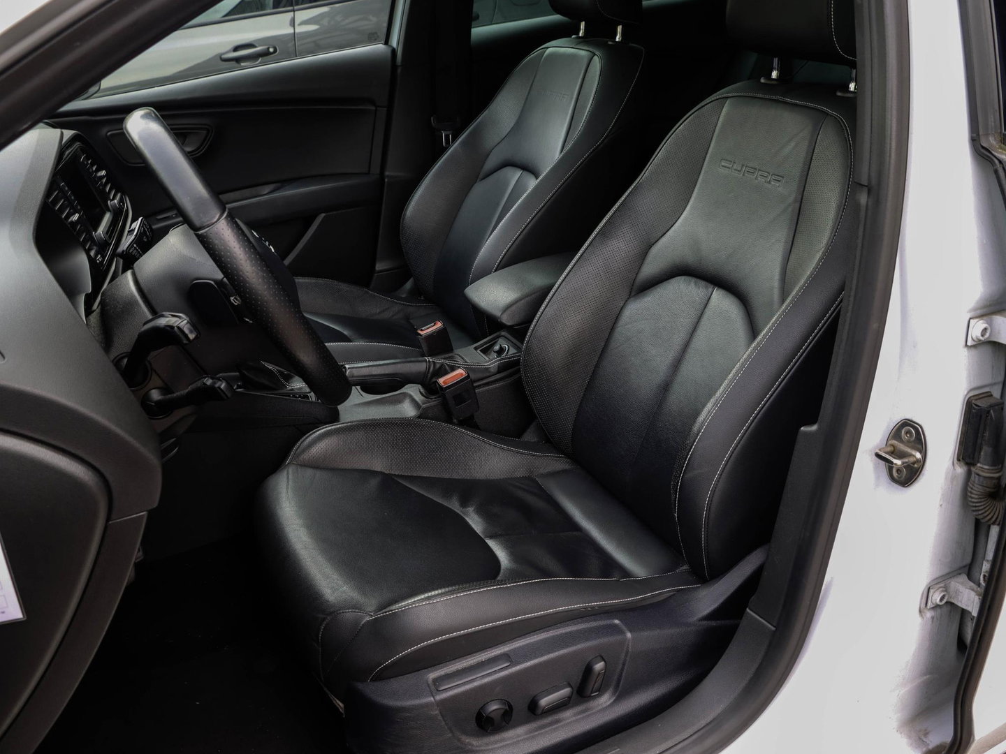 SEAT Leon ST 2.0 TSI Cupra 280 DSG Pano Camera Leder DCC Sportuitlaat ACC Maxton Carplay