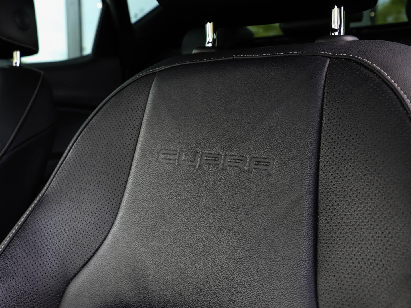 SEAT Leon ST 2.0 TSI Cupra 280 DSG Pano Camera Leder DCC Sportuitlaat ACC Maxton Carplay