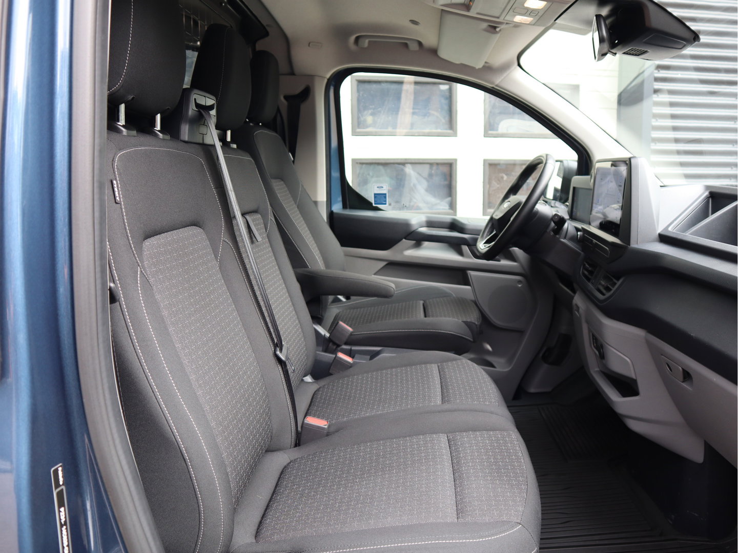 Ford Transit Custom 2.0 TDCI 170pk Euro 6 Automaat AWD - L2 Lang - Apple Carplay - Cruise
