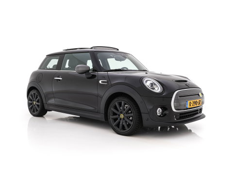 MINI Electric Yours 33 kWh [ 3-Fase-11kW ] {SoH-97%} (INCL-BTW) Aut. *HEATPUMP | PANO | LEATHER | DIGI-COCKPIT | HEAD-UP | FULL-LED | NAVI-FULLMAP | HEATED-SPORTSEATS | DAB | CRUISE | HARMAN/KARDON | CAMERA | KEYLESS | AMBIENTLIGHT | 17"ALU*