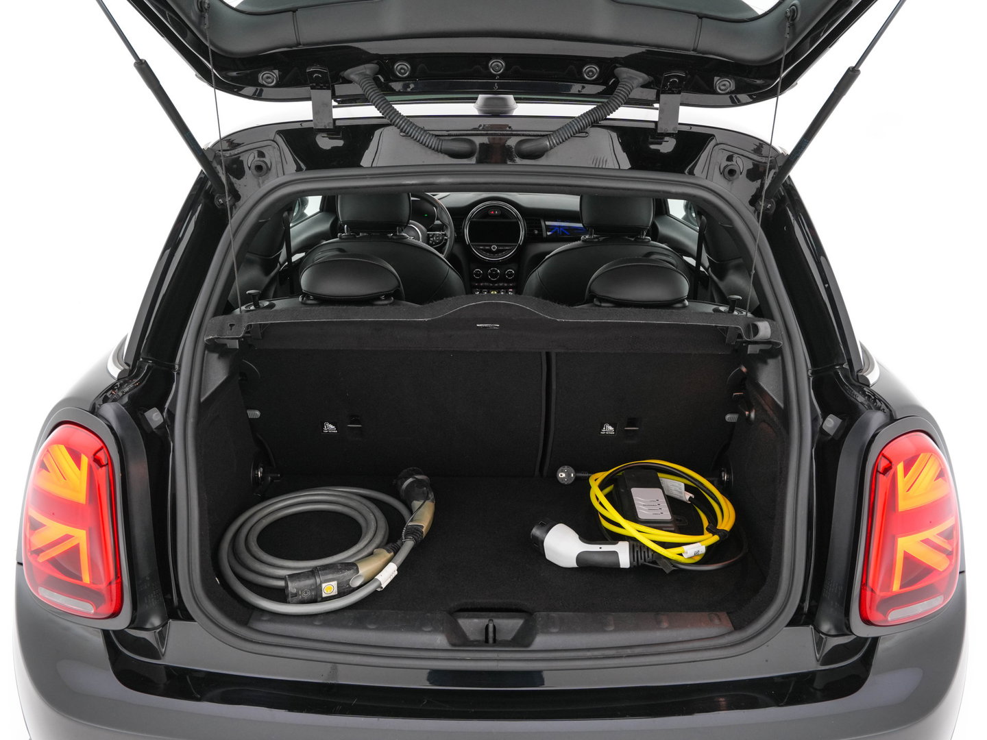 MINI Electric Yours 33 kWh [ 3-Fase-11kW ] {SoH-97%} (INCL-BTW) Aut. *HEATPUMP | PANO | LEATHER | DIGI-COCKPIT | HEAD-UP | FULL-LED | NAVI-FULLMAP | HEATED-SPORTSEATS | DAB | CRUISE | HARMAN/KARDON | CAMERA | KEYLESS | AMBIENTLIGHT | 17"ALU*