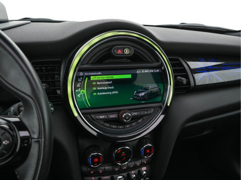MINI Electric Yours 33 kWh [ 3-Fase-11kW ] {SoH-97%} (INCL-BTW) Aut. *HEATPUMP | PANO | LEATHER | DIGI-COCKPIT | HEAD-UP | FULL-LED | NAVI-FULLMAP | HEATED-SPORTSEATS | DAB | CRUISE | HARMAN/KARDON | CAMERA | KEYLESS | AMBIENTLIGHT | 17"ALU*