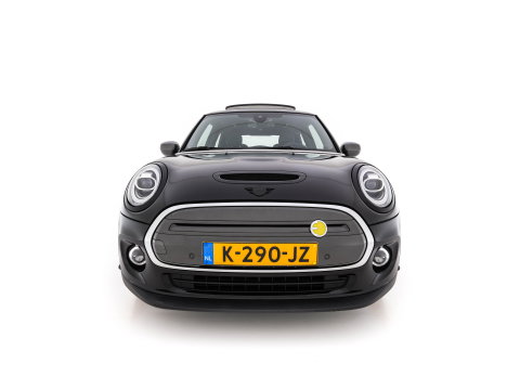 MINI Electric Yours 33 kWh [ 3-Fase-11kW ] {SoH-97%} (INCL-BTW) Aut. *HEATPUMP | PANO | LEATHER | DIGI-COCKPIT | HEAD-UP | FULL-LED | NAVI-FULLMAP | HEATED-SPORTSEATS | DAB | CRUISE | HARMAN/KARDON | CAMERA | KEYLESS | AMBIENTLIGHT | 17"ALU*