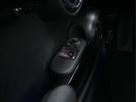 MINI Electric Yours 33 kWh [ 3-Fase-11kW ] {SoH-97%} (INCL-BTW) Aut. *HEATPUMP | PANO | LEATHER | DIGI-COCKPIT | HEAD-UP | FULL-LED | NAVI-FULLMAP | HEATED-SPORTSEATS | DAB | CRUISE | HARMAN/KARDON | CAMERA | KEYLESS | AMBIENTLIGHT | 17"ALU*