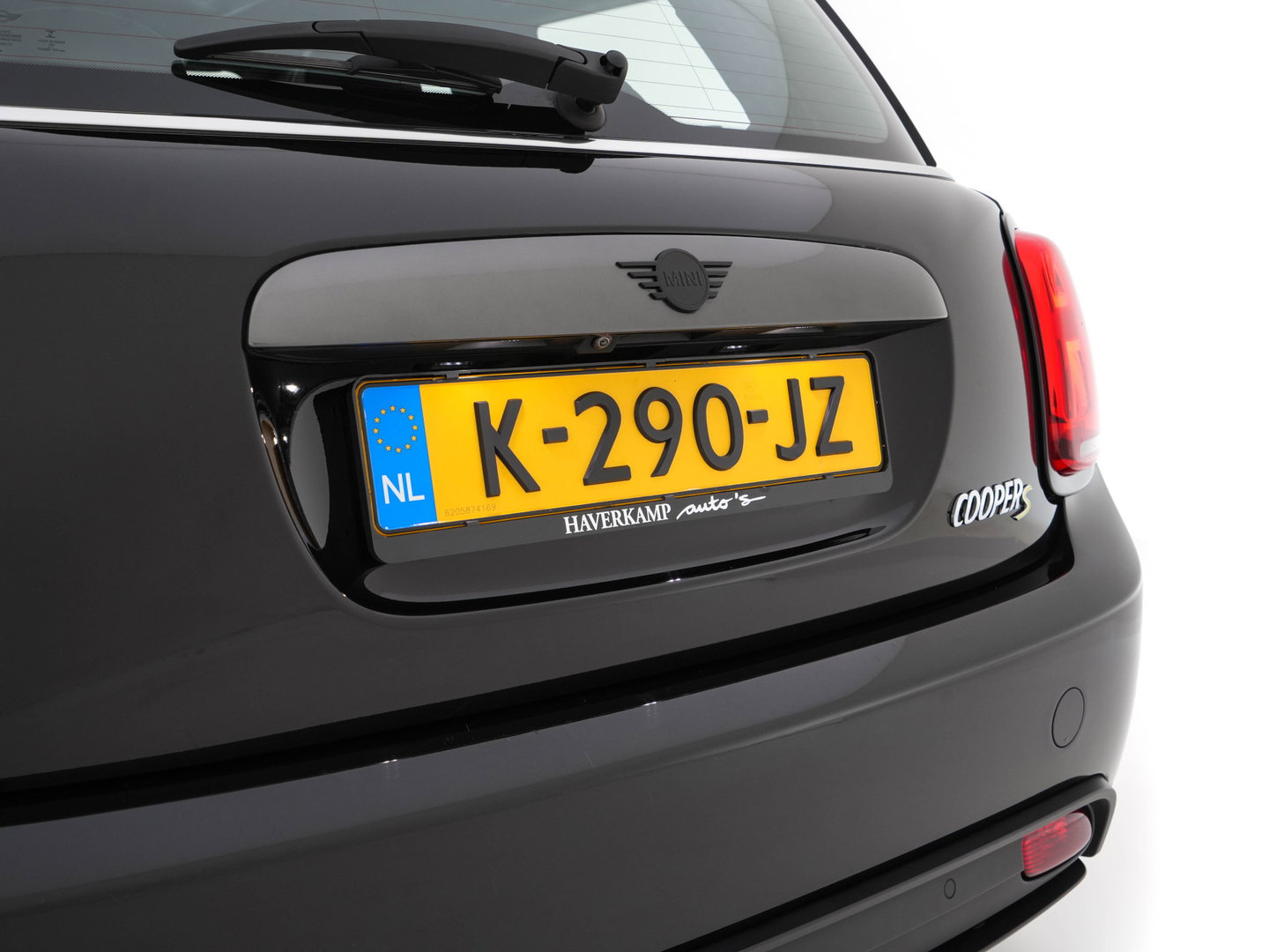 MINI Electric Yours 33 kWh [ 3-Fase-11kW ] {SoH-97%} (INCL-BTW) Aut. *HEATPUMP | PANO | LEATHER | DIGI-COCKPIT | HEAD-UP | FULL-LED | NAVI-FULLMAP | HEATED-SPORTSEATS | DAB | CRUISE | HARMAN/KARDON | CAMERA | KEYLESS | AMBIENTLIGHT | 17"ALU*