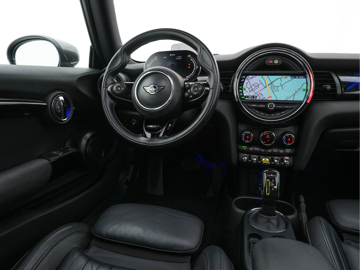 MINI Electric Yours 33 kWh [ 3-Fase-11kW ] {SoH-97%} (INCL-BTW) Aut. *HEATPUMP | PANO | LEATHER | DIGI-COCKPIT | HEAD-UP | FULL-LED | NAVI-FULLMAP | HEATED-SPORTSEATS | DAB | CRUISE | HARMAN/KARDON | CAMERA | KEYLESS | AMBIENTLIGHT | 17"ALU*