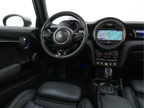 MINI Electric Yours 33 kWh [ 3-Fase-11kW ] {SoH-97%} (INCL-BTW) Aut. *HEATPUMP | PANO | LEATHER | DIGI-COCKPIT | HEAD-UP | FULL-LED | NAVI-FULLMAP | HEATED-SPORTSEATS | DAB | CRUISE | HARMAN/KARDON | CAMERA | KEYLESS | AMBIENTLIGHT | 17"ALU*