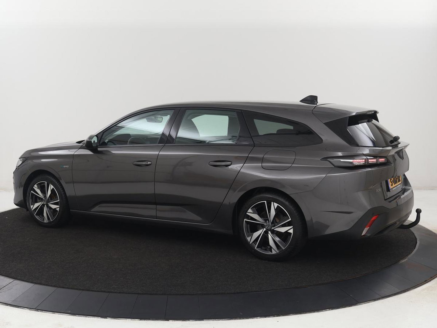 Peugeot 308 SW 1.6 Plug-in Hybrid 180 Active Pack Business | 94% SOH | Navigatie | Carplay | Full LED | Parkeerhulp | Climate control | Bluetooth | Cruise control | Origineel NL | PHEV | Plug In