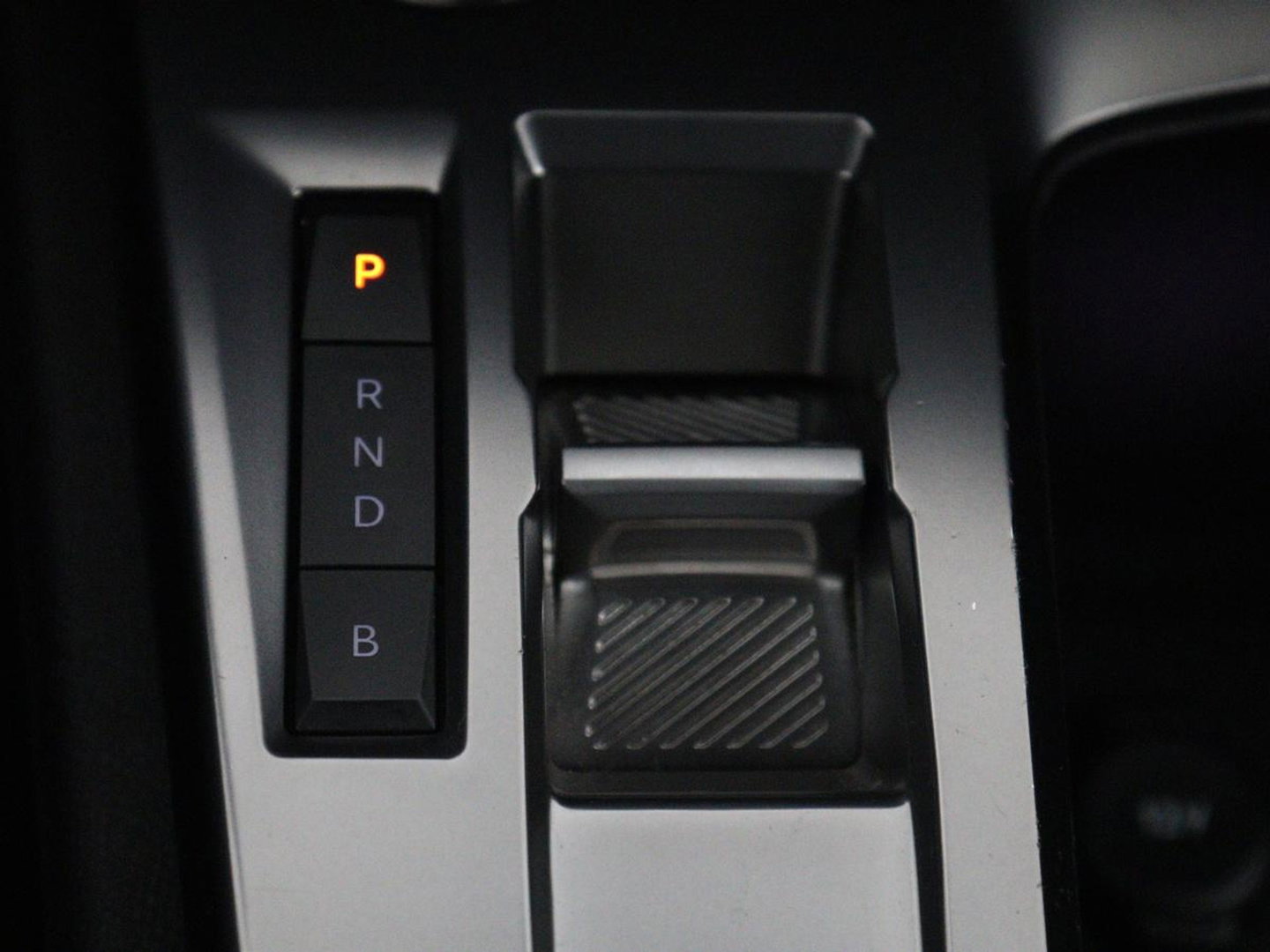 Peugeot 308 SW 1.6 Plug-in Hybrid 180 Active Pack Business | 94% SOH | Navigatie | Carplay | Full LED | Parkeerhulp | Climate control | Bluetooth | Cruise control | Origineel NL | PHEV | Plug In
