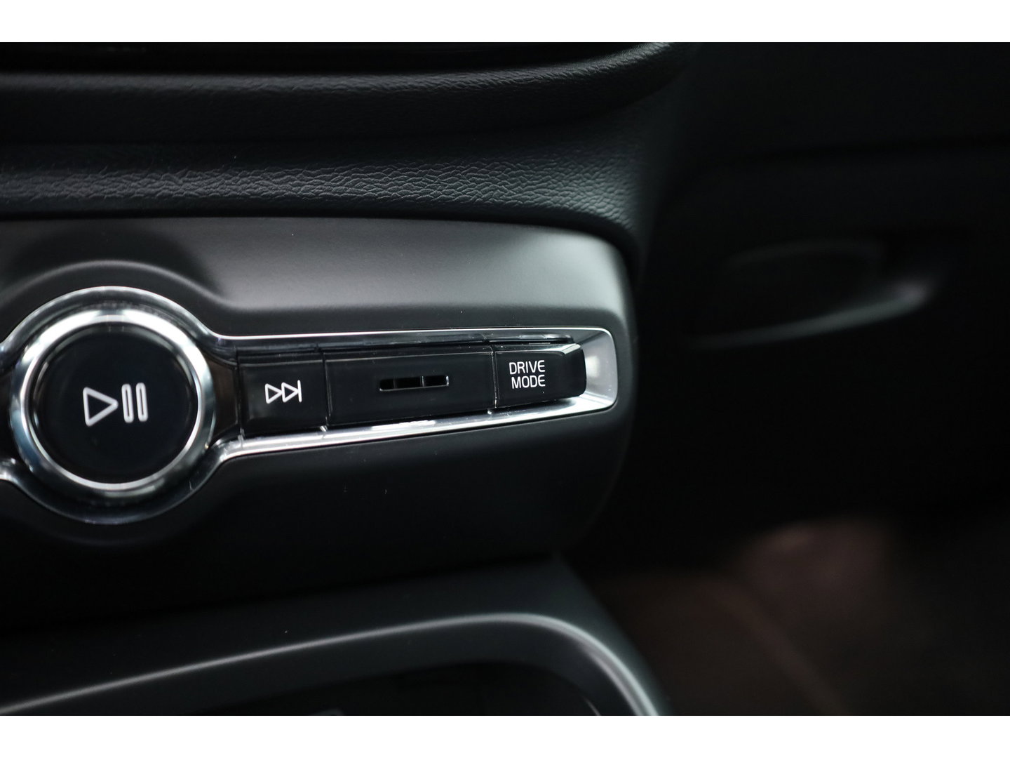 Volvo XC40 1.5 T5 Ultimate Dark | SOH 95.1% | Pano | 360cam | Harman Kardon | Memory | Keyless | Adapt. Cruise | Stoel-Stuurverw.