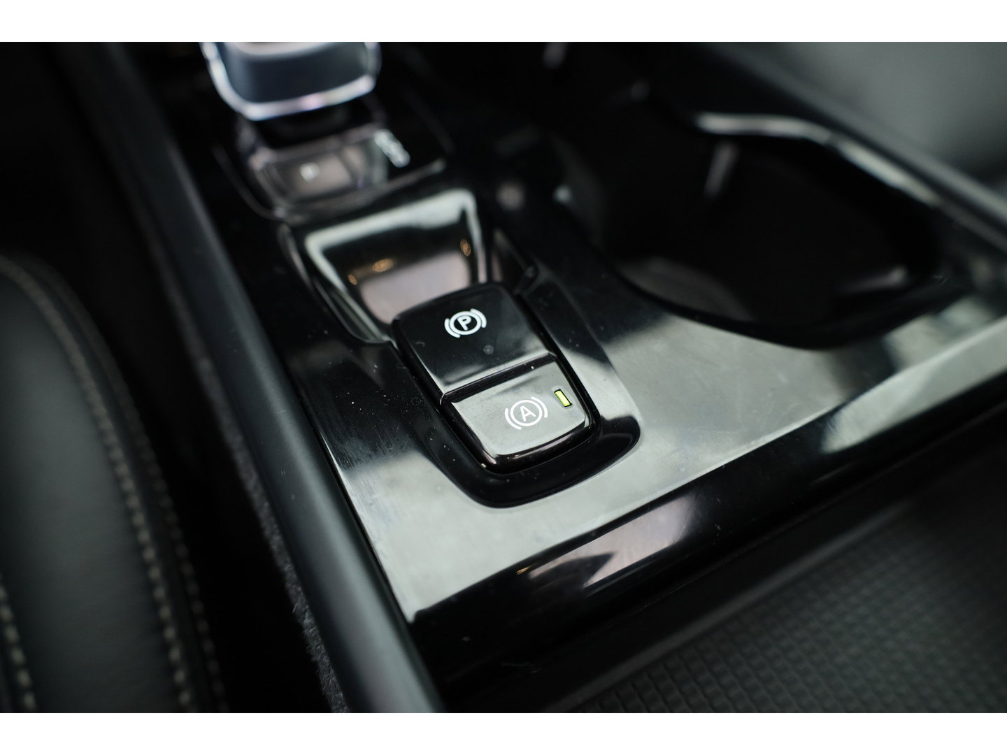 Volvo XC40 1.5 T5 Ultimate Dark | SOH 95.1% | Pano | 360cam | Harman Kardon | Memory | Keyless | Adapt. Cruise | Stoel-Stuurverw.