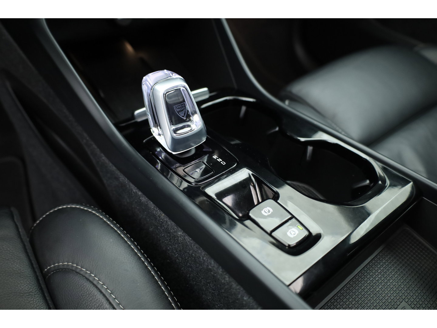 Volvo XC40 1.5 T5 Ultimate Dark | SOH 95.1% | Pano | 360cam | Harman Kardon | Memory | Keyless | Adapt. Cruise | Stoel-Stuurverw.