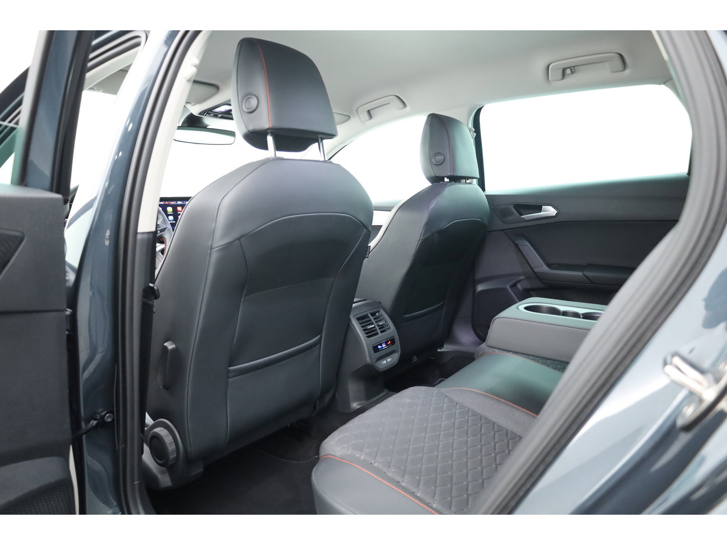 SEAT Leon Sportstourer 1.4 TSI eHybrid PHEV FR Business Intense | SOH 97% | Stoel- Stuurverw. | NAV + CarPlay | Adapt. Cruise | Clima | LED