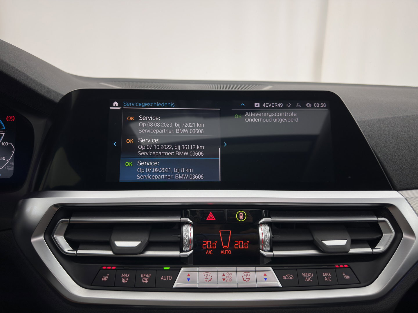 BMW 3 Serie Touring 320e Business Edition Plus (Plug-in) (INCL.BTW) *PANO | LASER-LIGHT | LEATHER | HEATED-SPORTSEATS | HIFI-SOUND | KEYLESS | DIGI-COCKPIT | NAVI-FULLMAP | DAB | AMBIENT-LIGHT | PRIVACY-GLASS | ECC | PDC | CRUISE | 19''ALU | TOWBAR