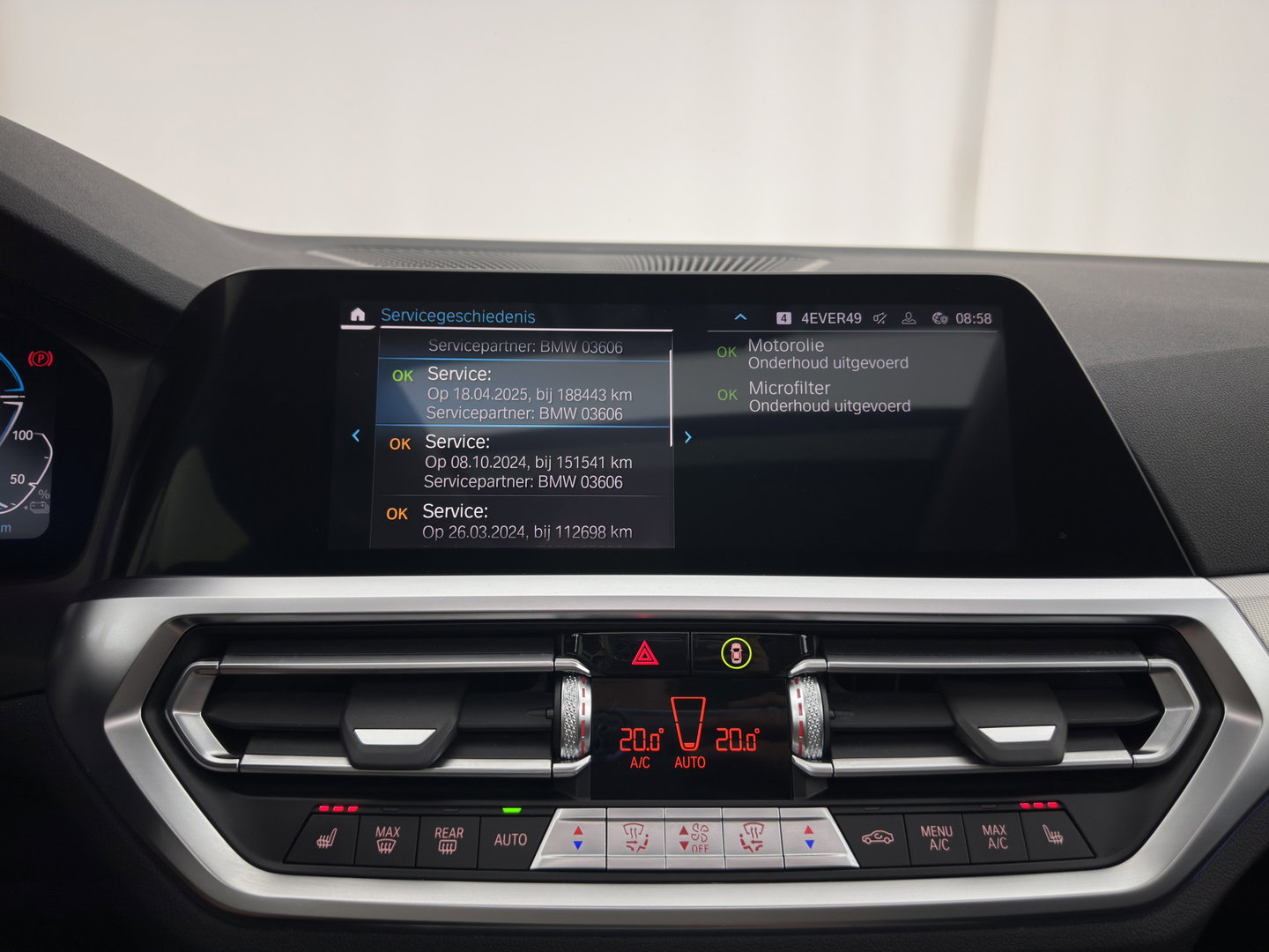 BMW 3 Serie Touring 320e Business Edition Plus (Plug-in) (INCL.BTW) *PANO | LASER-LIGHT | LEATHER | HEATED-SPORTSEATS | HIFI-SOUND | KEYLESS | DIGI-COCKPIT | NAVI-FULLMAP | DAB | AMBIENT-LIGHT | PRIVACY-GLASS | ECC | PDC | CRUISE | 19''ALU | TOWBAR