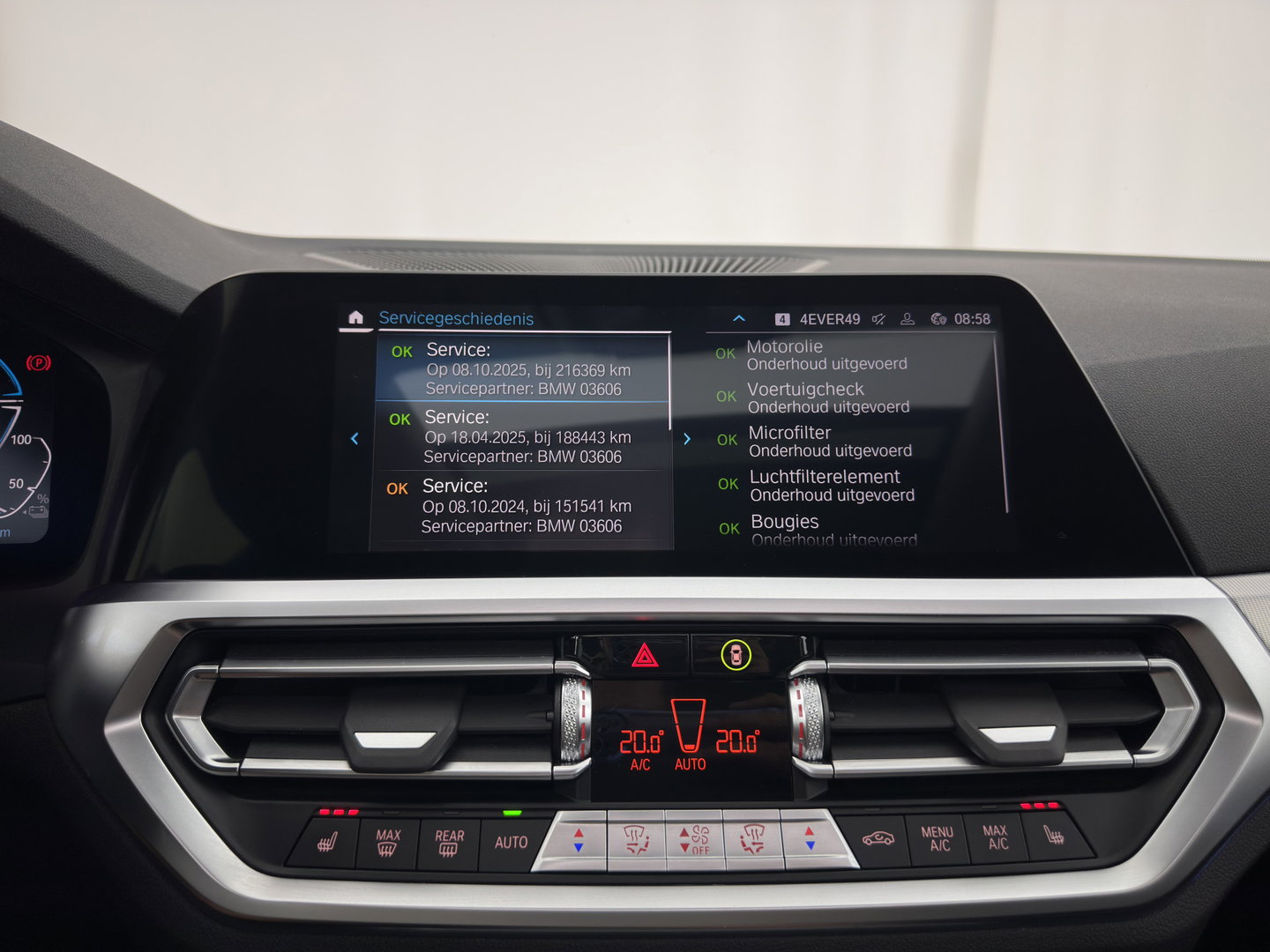 BMW 3 Serie Touring 320e Business Edition Plus (Plug-in) (INCL.BTW) *PANO | LASER-LIGHT | LEATHER | HEATED-SPORTSEATS | HIFI-SOUND | KEYLESS | DIGI-COCKPIT | NAVI-FULLMAP | DAB | AMBIENT-LIGHT | PRIVACY-GLASS | ECC | PDC | CRUISE | 19''ALU | TOWBAR