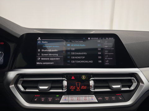 BMW 3 Serie Touring 320e Business Edition Plus (Plug-in) (INCL.BTW) *PANO | LASER-LIGHT | LEATHER | HEATED-SPORTSEATS | HIFI-SOUND | KEYLESS | DIGI-COCKPIT | NAVI-FULLMAP | DAB | AMBIENT-LIGHT | PRIVACY-GLASS | ECC | PDC | CRUISE | 19''ALU | TOWBAR