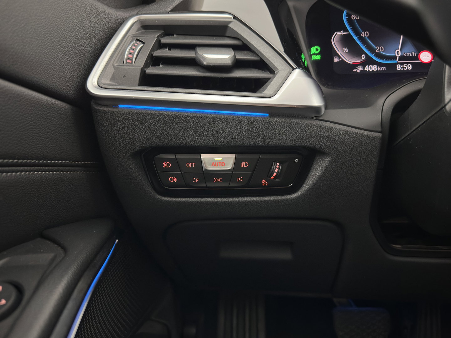 BMW 3 Serie Touring 320e Business Edition Plus (Plug-in) (INCL.BTW) *PANO | LASER-LIGHT | LEATHER | HEATED-SPORTSEATS | HIFI-SOUND | KEYLESS | DIGI-COCKPIT | NAVI-FULLMAP | DAB | AMBIENT-LIGHT | PRIVACY-GLASS | ECC | PDC | CRUISE | 19''ALU | TOWBAR