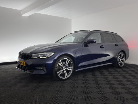 BMW 3 Serie Touring 320e Business Edition Plus (Plug-in) (INCL.BTW) *PANO | LASER-LIGHT | LEATHER | HEATED-SPORTSEATS | HIFI-SOUND | KEYLESS | DIGI-COCKPIT | NAVI-FULLMAP | DAB | AMBIENT-LIGHT | PRIVACY-GLASS | ECC | PDC | CRUISE | 19''ALU | TOWBAR