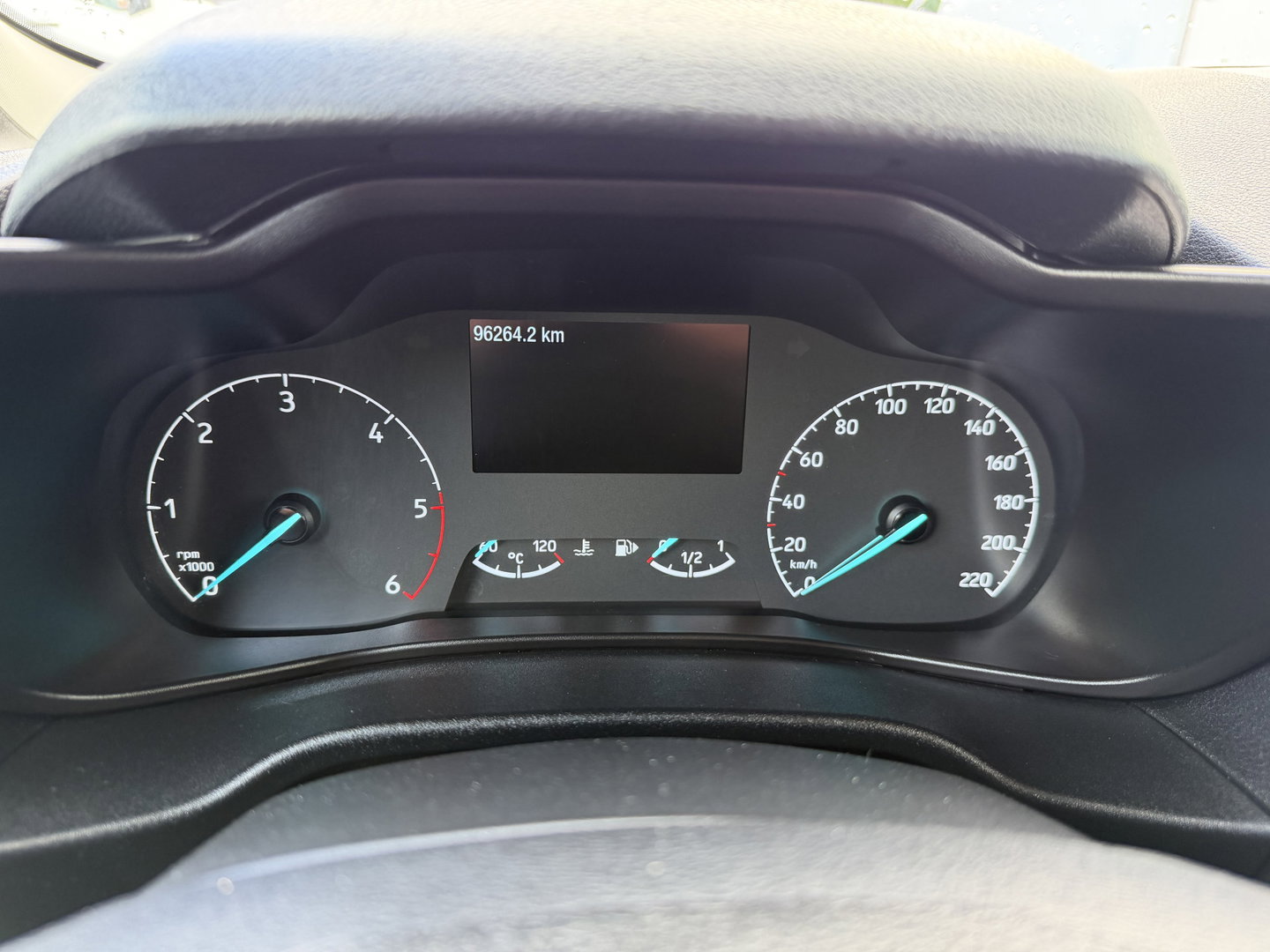 Ford Transit Connect 1.5 EcoBlue 100pk L2 Trend HP / vaste prijs rijklaar € 12.950 ex btw / lease vanaf € 218 / euro 6 / bpm vrij / airco / cruise / trekhaak / ingerichte laadruimte