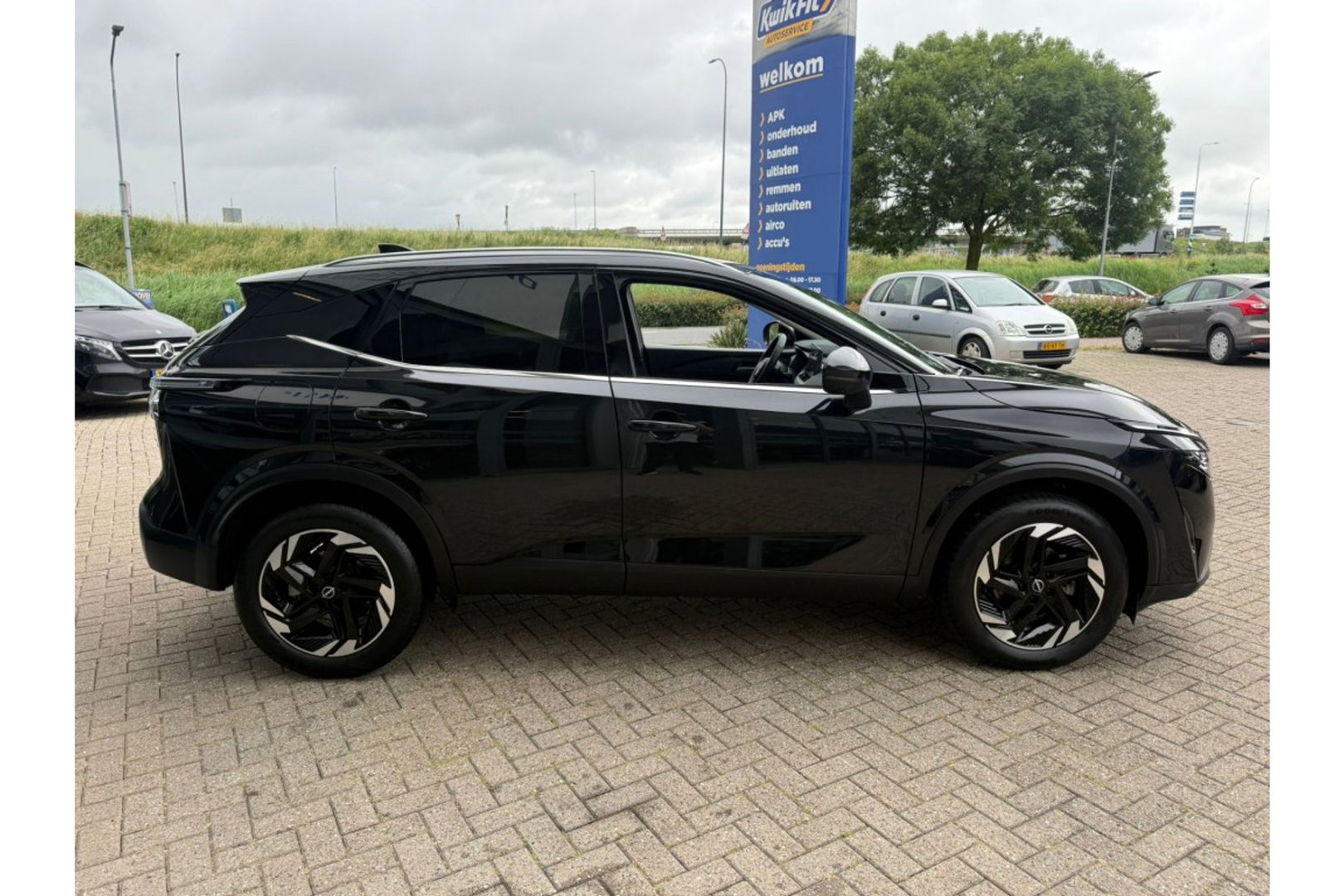Nissan QASHQAI 1.3 MHEV X N-CONNECTA AUTOMAAT AIRCO NAVI WIDESCREEN CAMERA360GR.