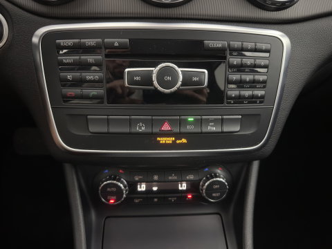 Mercedes-Benz GLA 200 CDI Edition 1 Aut. *LEATHER-FABRIC | XENON | SPORT-SEATS | CAMERA | NAVI-FULLMAP | PRIVACY-GLASS | SHIFTPADDLES | ECC | PDC | CRUISE | 18''ALU | TOWBAR*