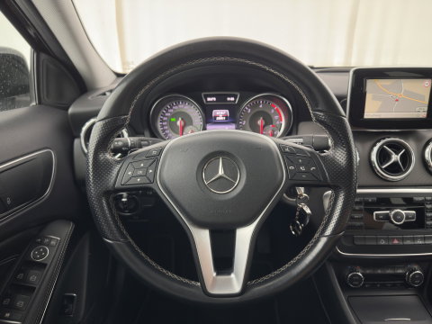 Mercedes-Benz GLA 200 CDI Edition 1 Aut. *LEATHER-FABRIC | XENON | SPORT-SEATS | CAMERA | NAVI-FULLMAP | PRIVACY-GLASS | SHIFTPADDLES | ECC | PDC | CRUISE | 18''ALU | TOWBAR*