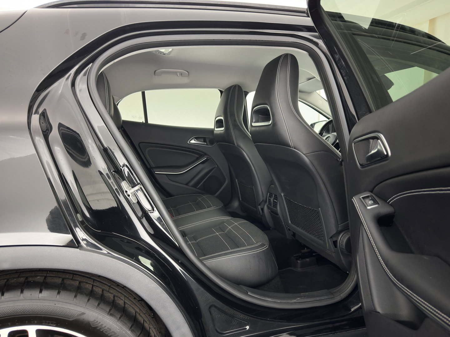 Mercedes-Benz GLA 200 CDI Edition 1 Aut. *LEATHER-FABRIC | XENON | SPORT-SEATS | CAMERA | NAVI-FULLMAP | PRIVACY-GLASS | SHIFTPADDLES | ECC | PDC | CRUISE | 18''ALU | TOWBAR*