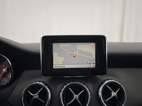Mercedes-Benz GLA 200 CDI Edition 1 Aut. *LEATHER-FABRIC | XENON | SPORT-SEATS | CAMERA | NAVI-FULLMAP | PRIVACY-GLASS | SHIFTPADDLES | ECC | PDC | CRUISE | 18''ALU | TOWBAR*