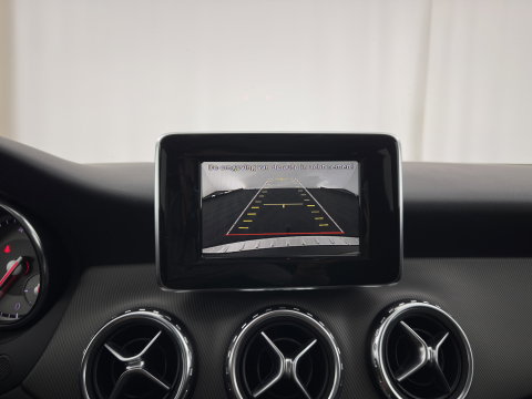Mercedes-Benz GLA 200 CDI Edition 1 Aut. *LEATHER-FABRIC | XENON | SPORT-SEATS | CAMERA | NAVI-FULLMAP | PRIVACY-GLASS | SHIFTPADDLES | ECC | PDC | CRUISE | 18''ALU | TOWBAR*