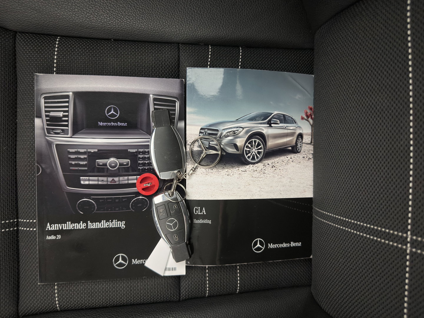 Mercedes-Benz GLA 200 CDI Edition 1 Aut. *LEATHER-FABRIC | XENON | SPORT-SEATS | CAMERA | NAVI-FULLMAP | PRIVACY-GLASS | SHIFTPADDLES | ECC | PDC | CRUISE | 18''ALU | TOWBAR*