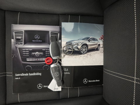 Mercedes-Benz GLA 200 CDI Edition 1 Aut. *LEATHER-FABRIC | XENON | SPORT-SEATS | CAMERA | NAVI-FULLMAP | PRIVACY-GLASS | SHIFTPADDLES | ECC | PDC | CRUISE | 18''ALU | TOWBAR*