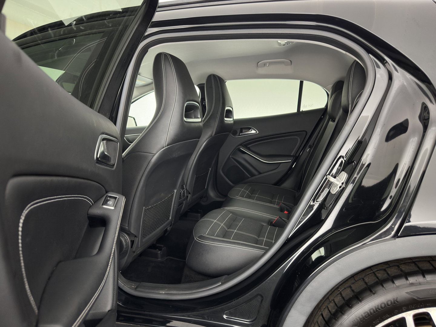 Mercedes-Benz GLA 200 CDI Edition 1 Aut. *LEATHER-FABRIC | XENON | SPORT-SEATS | CAMERA | NAVI-FULLMAP | PRIVACY-GLASS | SHIFTPADDLES | ECC | PDC | CRUISE | 18''ALU | TOWBAR*