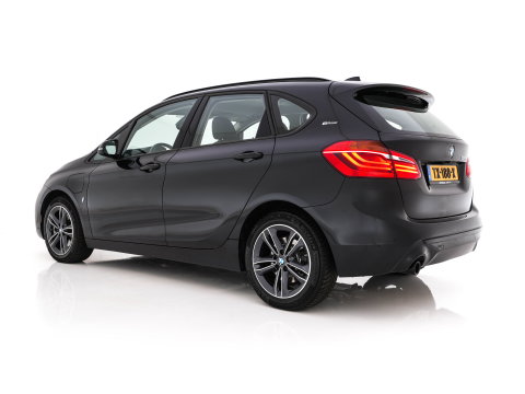 BMW 2 Serie Active Tourer 225xe iPerformance Saphir Edition {SOH-84%} Aut. *LEATHER | HEAD-UP | FULL-LED | HEATED-SPORTSEATS | CAMERA | NAVI-FULLMAP | PRIVACY-GLASS | ECC | PDC | 17''ALU*