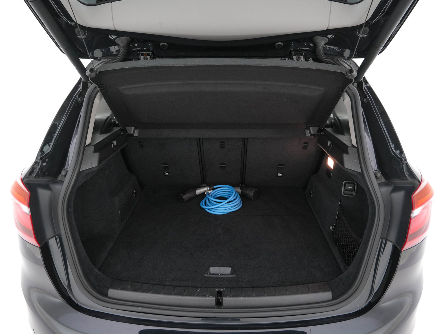 BMW 2 Serie Active Tourer 225xe iPerformance Saphir Edition {SOH-84%} Aut. *LEATHER | HEAD-UP | FULL-LED | HEATED-SPORTSEATS | CAMERA | NAVI-FULLMAP | PRIVACY-GLASS | ECC | PDC | 17''ALU*